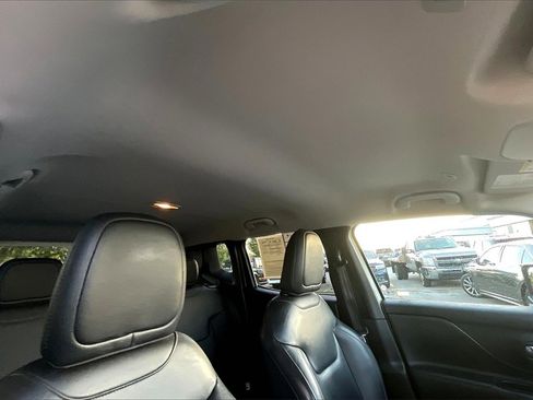 Used 2020 Jeep Renegade Limited image 20