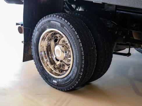 Used 2018 Ford F550 2WD Regular Cab Super Duty image 42