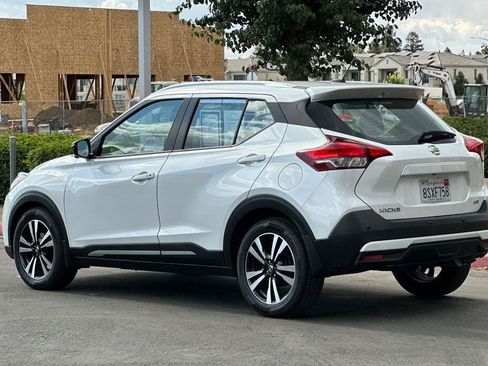 Used 2020 Nissan Kicks SR w/ SR Premium Package FWD image 6