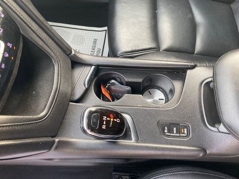 Used 2017 Cadillac XT5 Luxury image 34