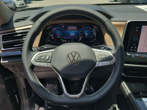 New 2026 Volkswagen Atlas SE FWD image 28