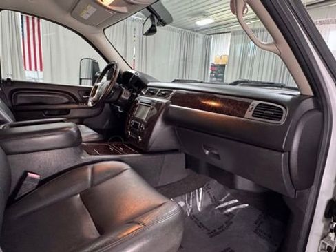 Used 2013 GMC Sierra 2500 Denali w/ Snow Plow Prep Package AWD/4WD image 9