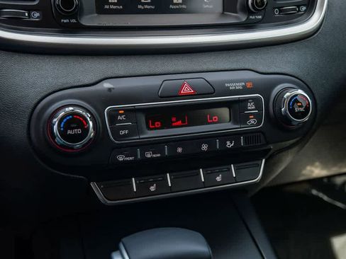 Used 2019 Kia Sorento S FWD image 21