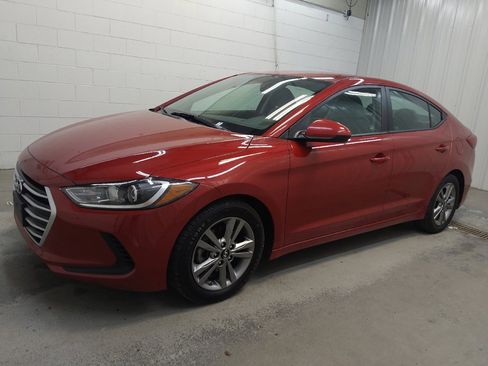 Used 2017 Hyundai Elantra SE FWD image 2