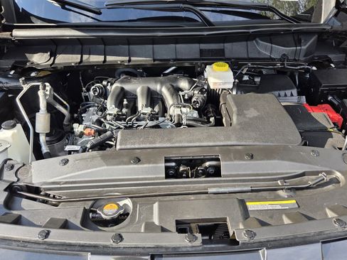 Used 2025 Nissan Pathfinder SL FWD image 26