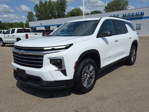 Used 2025 Chevrolet Traverse LT AWD/4WD image 10