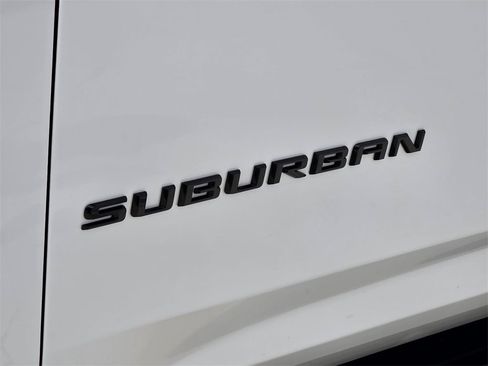 Used 2024 Chevrolet Suburban RST image 36