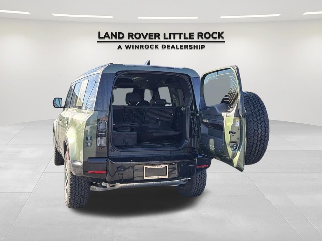 Used 2026 Land Rover Defender 110 X-Dynamic SE AWD/4WD image 12