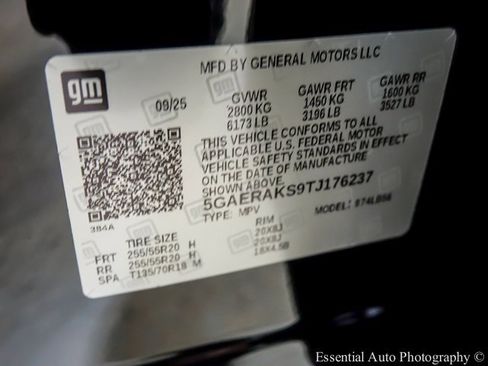 New 2026 Buick Enclave Preferred w/ LPO, Floor Liner Package image 22