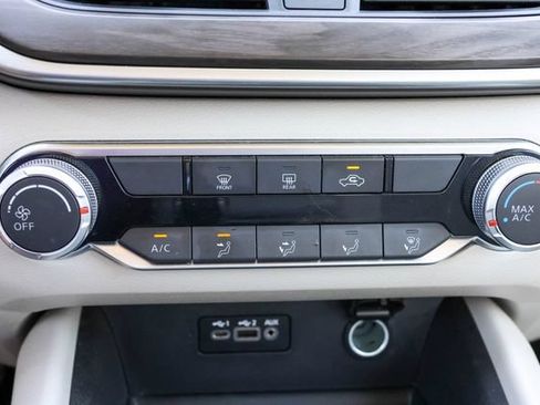Used 2025 Nissan Altima 2.5 SV FWD image 22