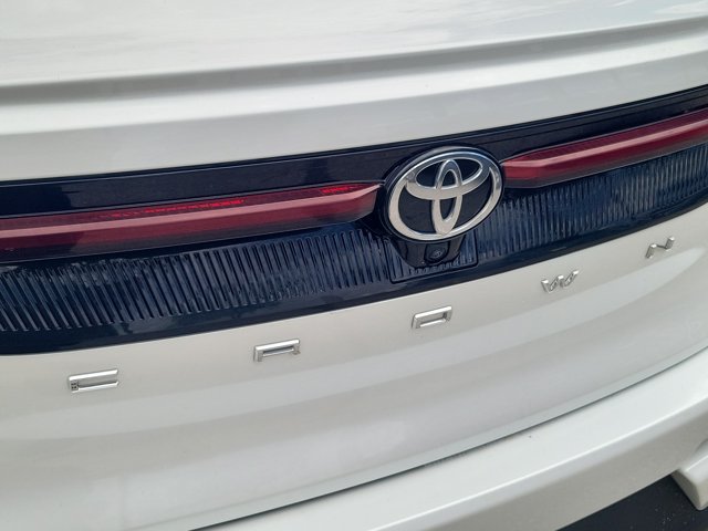 Used 2023 Toyota Crown AWD/4WD image 11