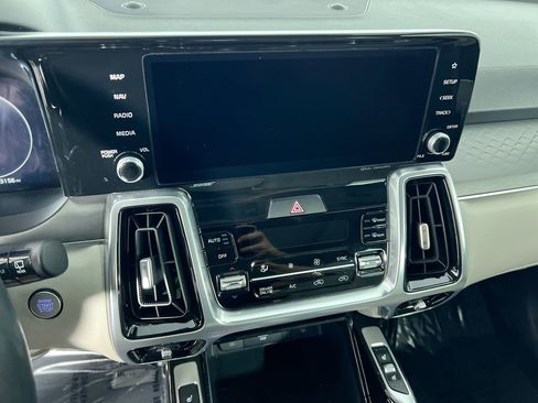 Certified 2023 Kia Sorento SX Prestige w/ Panoramic Sunroof Package image 25