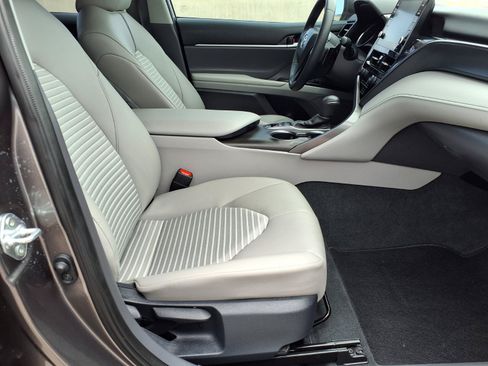 Used 2024 Toyota Camry SE w/ Audio Upgrade Package FWD image 11