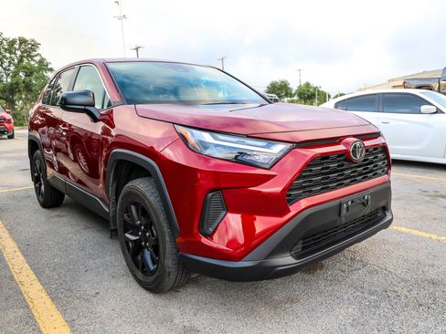 Used 2024 Toyota RAV4 LE FWD image 6