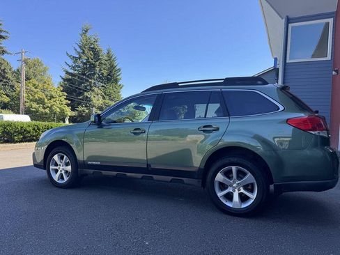 Used 2014 Subaru Outback 2.5i Limited AWD/4WD image 12