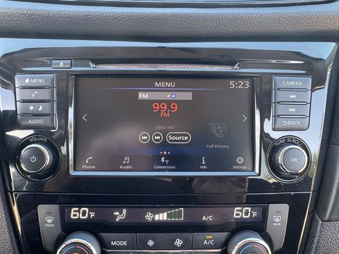Used 2018 Nissan Rogue SV FWD image 38