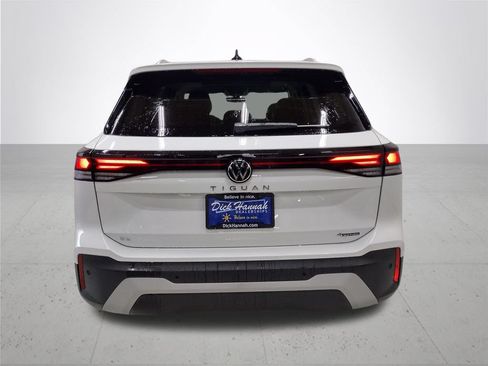 New 2026 Volkswagen Tiguan SE AWD/4WD image 11