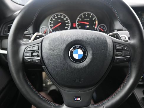 Used 2013 BMW M5 Base image 16