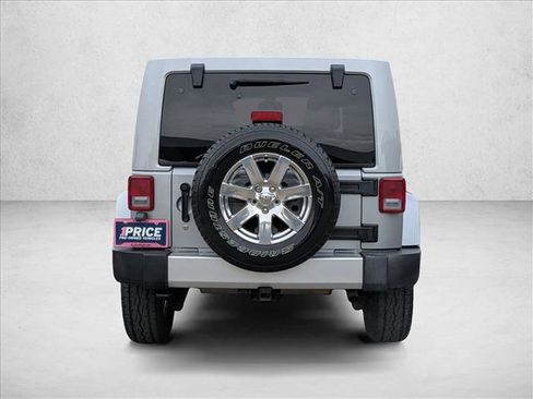 Used 2015 Jeep Wrangler Unlimited Sahara w/ Max Tow Package AWD/4WD image 6