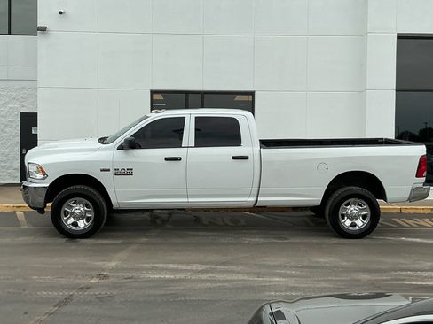 Used 2018 RAM 2500 Tradesman w/ Chrome Appearance Group AWD/4WD image 5