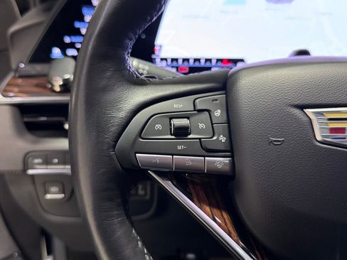 Used 2023 Cadillac Escalade Premium Luxury image 17