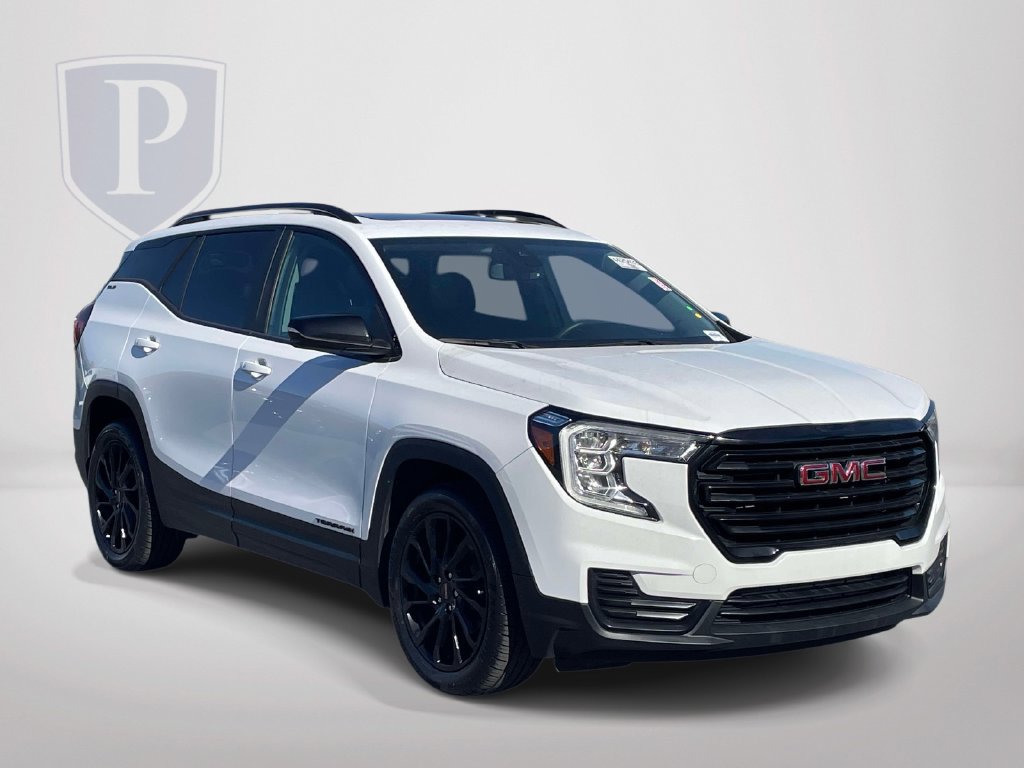 Used 2023 GMC Terrain SLE w/ Driver Convenience Package FWD image 2