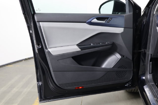 Used 2022 Volkswagen Taos SE FWD image 19