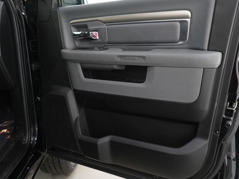 Used 2020 RAM 1500 Classic Warlock w/ Electronics Group image 9