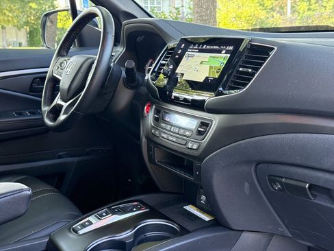 Used 2023 Honda Passport TrailSport image 22