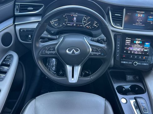 Certified 2025 INFINITI QX50 Luxe AWD/4WD image 17