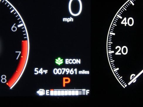 Used 2025 Honda Pilot TrailSport image 38