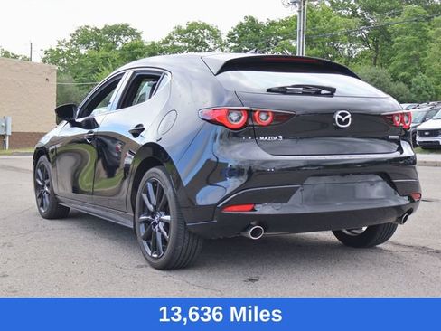 Used 2023 MAZDA MAZDA3 s FWD image 3