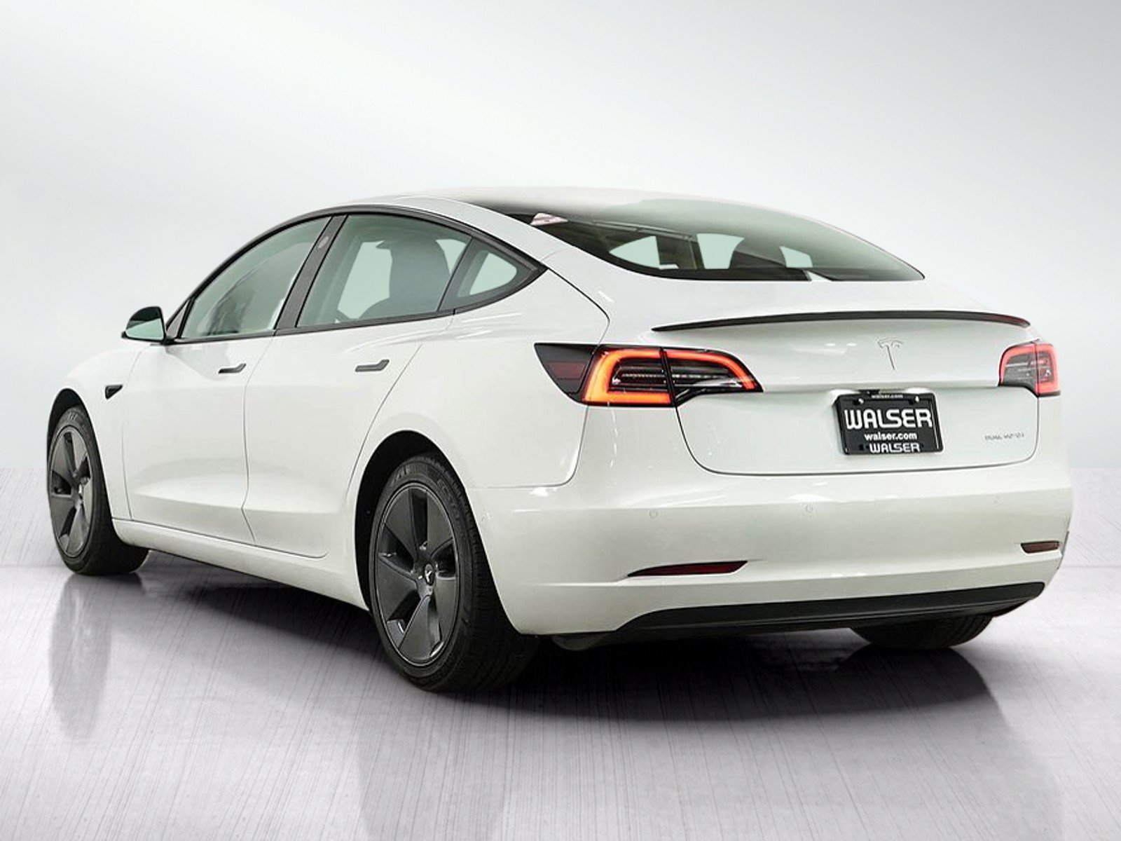 Used 2022 Tesla Model 3 Long Range AWD/4WD image 3