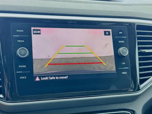 Used 2023 Volkswagen Atlas SE w/ Panoramic Sunroof Package FWD image 10
