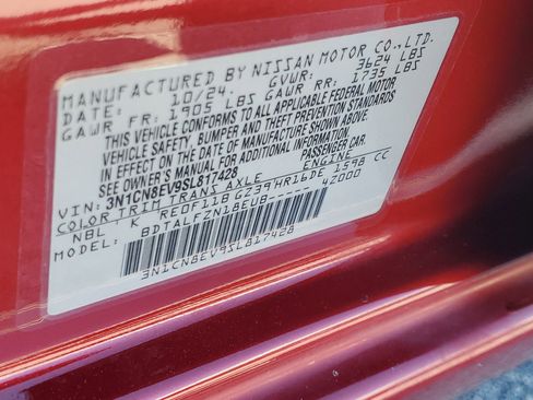 Used 2025 Nissan Versa SV image 30