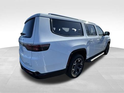 Used 2024 Jeep Wagoneer L Series III w/ Flexible Seating Group image 7