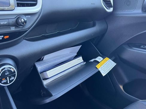 Used 2024 Hyundai Venue Limited image 42