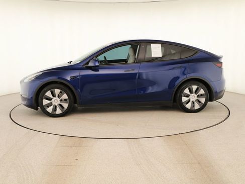 Used 2021 Tesla Model Y Long Range AWD/4WD image 2