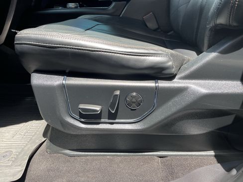 Used 2019 Ford Expedition Platinum RWD image 25