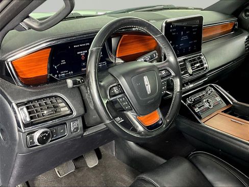 Used 2019 Lincoln Navigator L Select AWD/4WD image 16