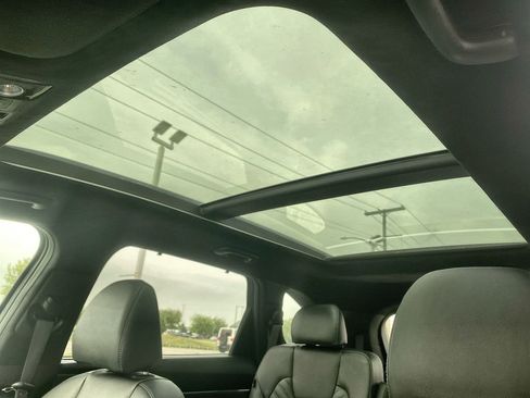 Used 2024 Kia Sorento SX Prestige image 16