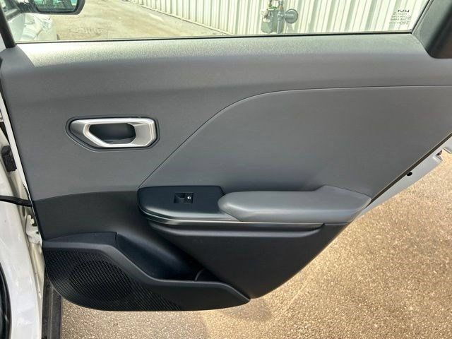 Used 2025 Kia K4 FWD image 41