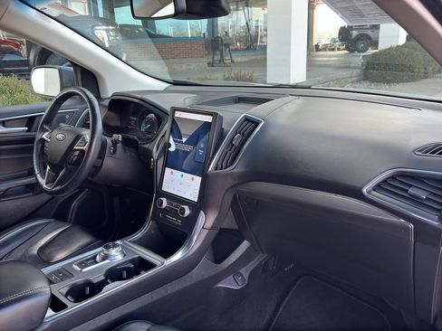 Used 2022 Ford Edge Titanium image 29
