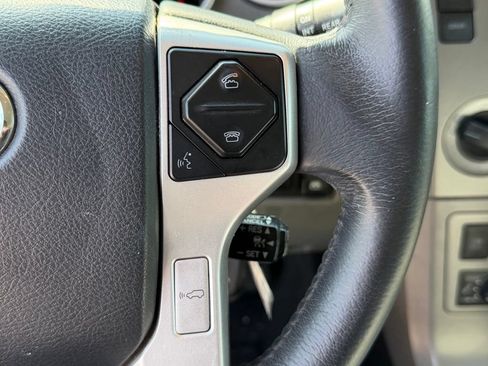 Used 2017 Toyota Sequoia Platinum AWD/4WD image 23