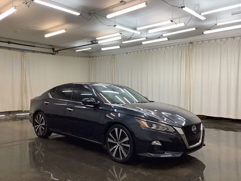 Used 2020 Nissan Altima 2.0 Platinum image 4