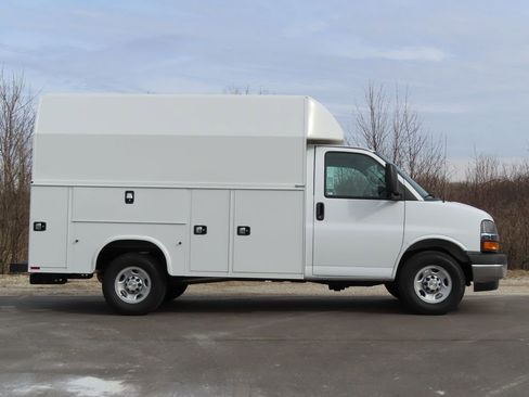 New 2026 Chevrolet Express 3500 w/ Power Convenience Package image 2