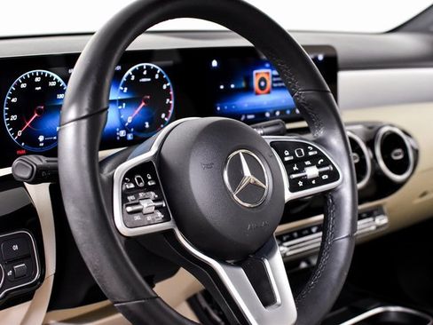 Used 2019 Mercedes-Benz A 220 4MATIC image 21