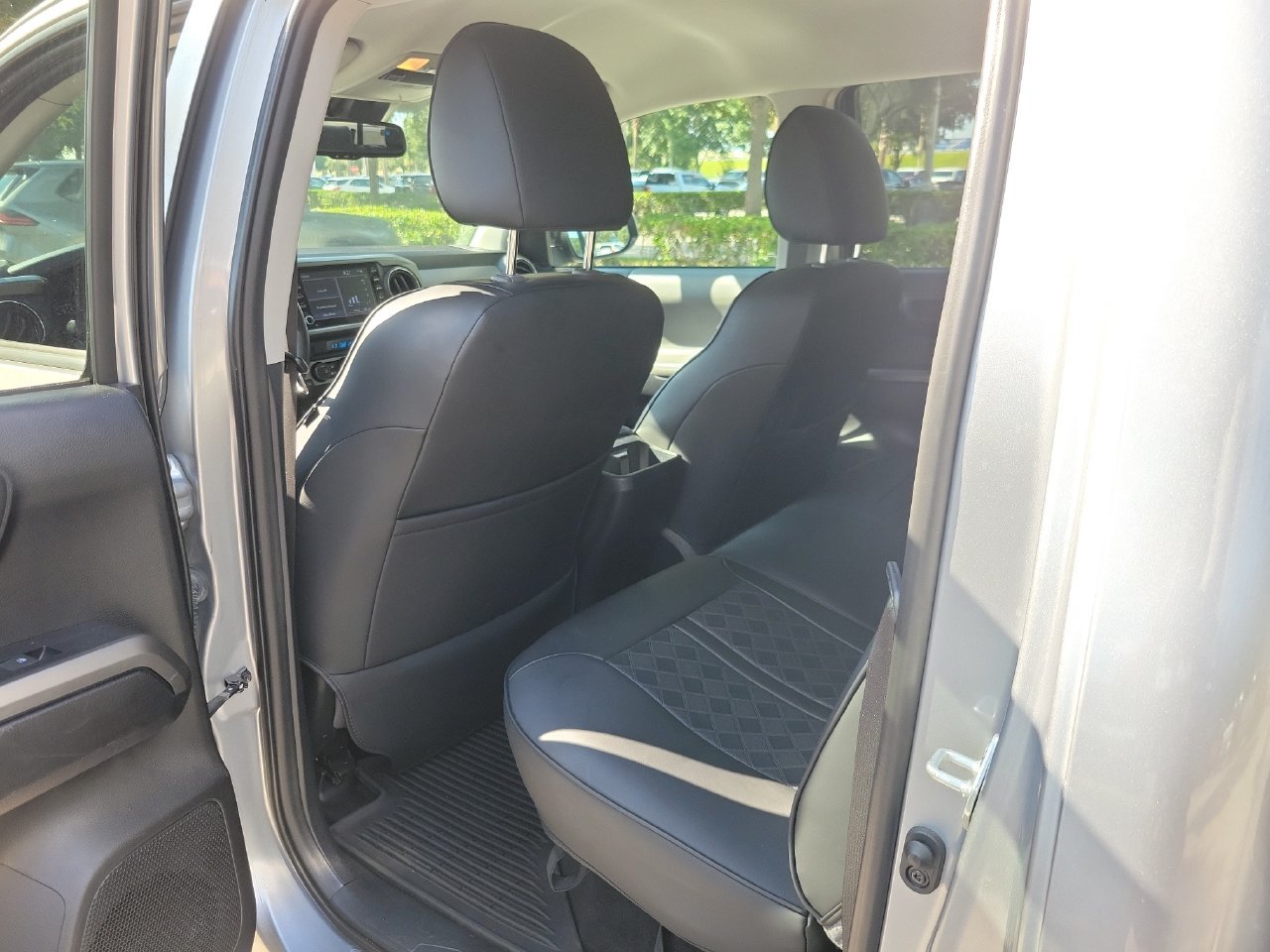 Used 2021 Toyota Tacoma SR5 RWD image 9