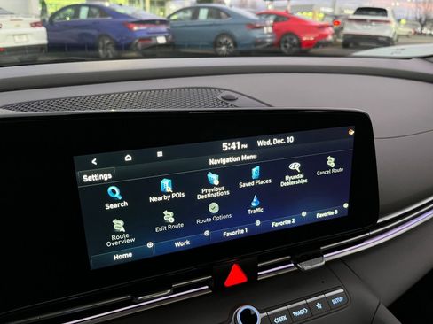 Used 2025 Hyundai Elantra SEL image 22