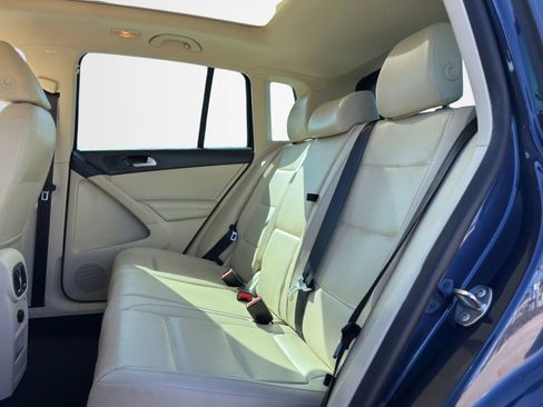 Used 2013 Volkswagen Tiguan SE image 23